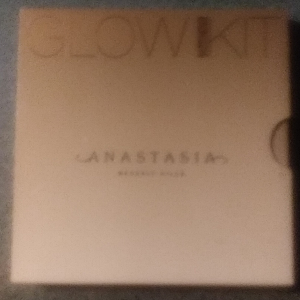 Glow kit by ABH
